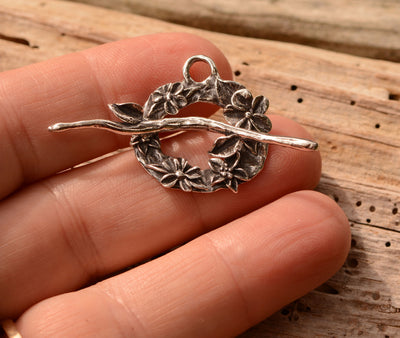 Flowers all Around Toggle Clasp, CatD-1056